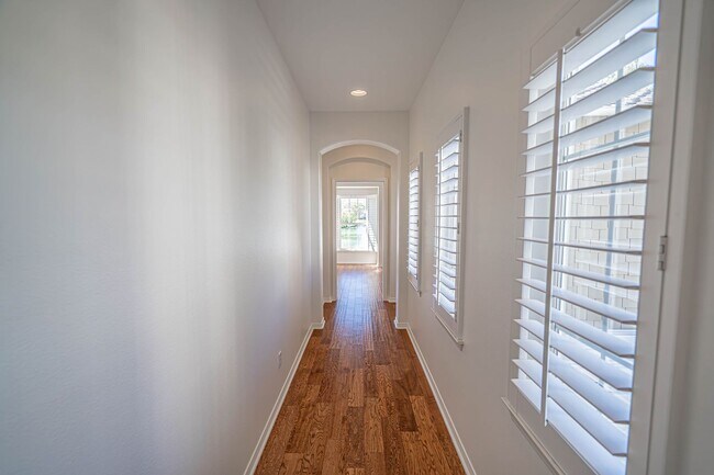 Building Photo - 23932 Windward Ln