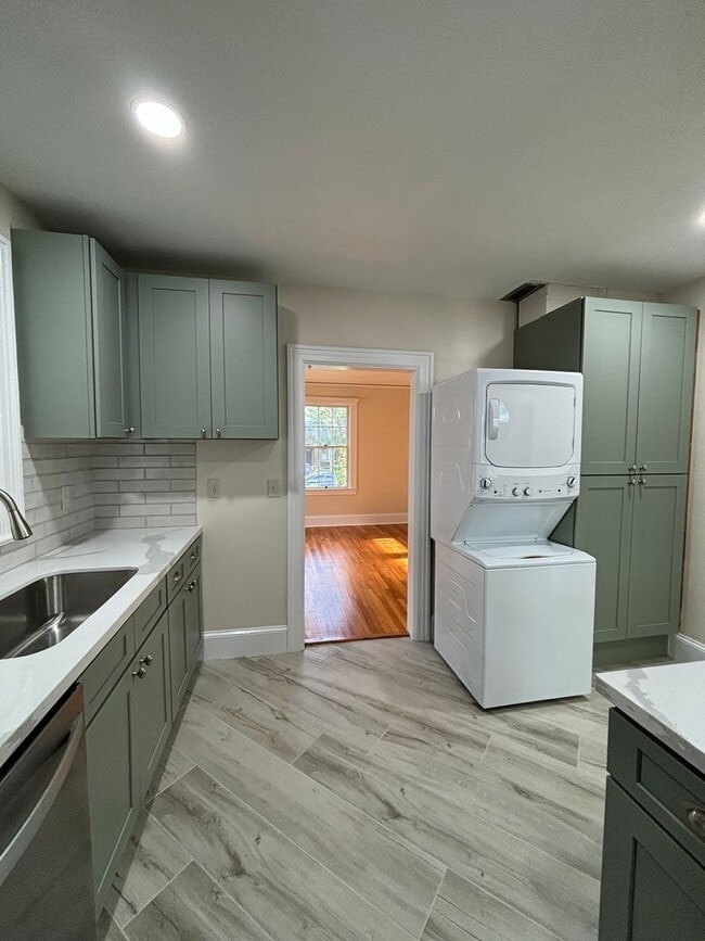 Building Photo - LEASE PENDING!!!! FALL 2026!!! NEWLY REMOD...