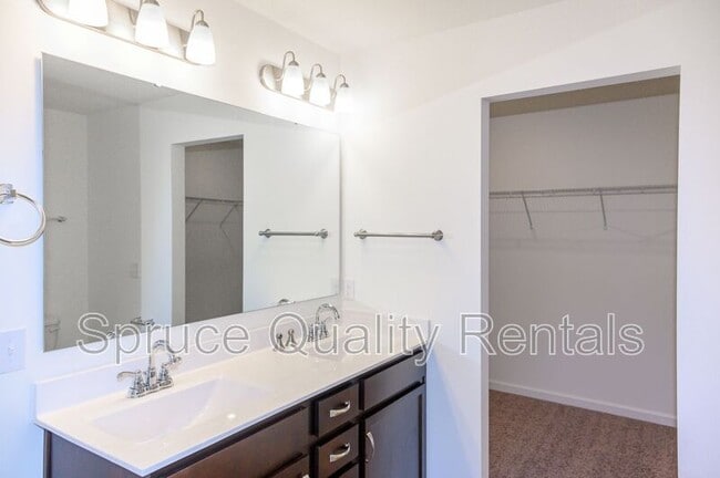 Building Photo - 1541 Mariners Ct