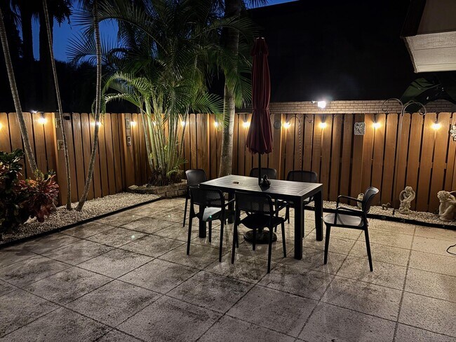 Building Photo - 3071 30th Ct