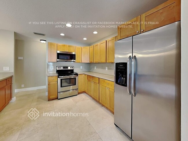 Building Photo - 1240 NW 105th Ave