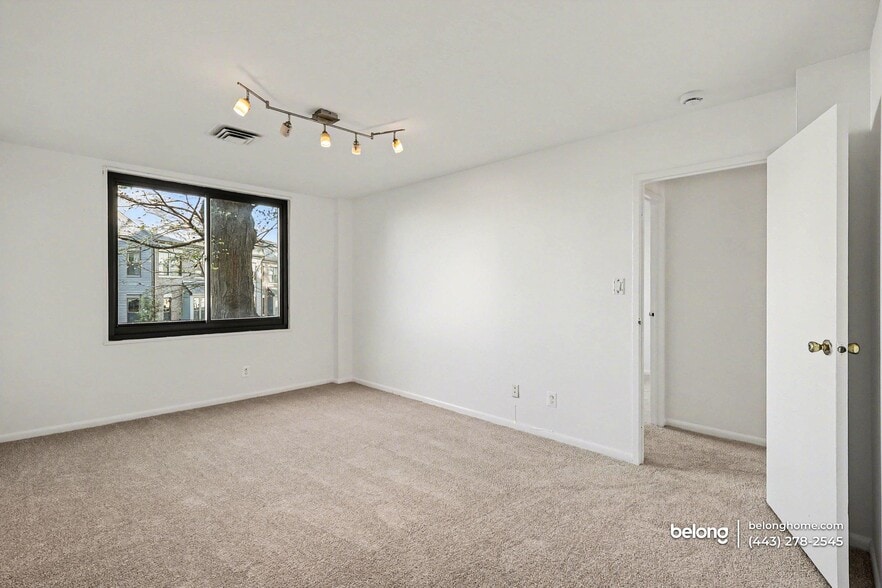 Building Photo - 3450 Toledo Ter