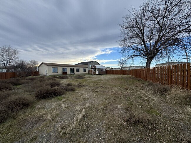 Building Photo - Come and take a look at this GEM!!!!!