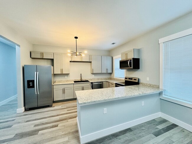 Building Photo - 1107 E 38th St