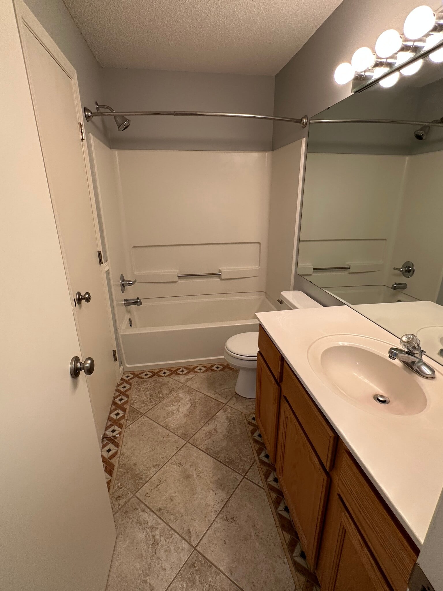 Building Photo - 10802 Lexington Dr