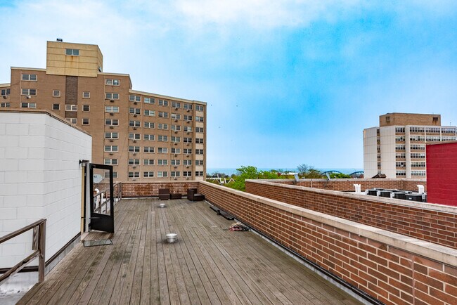 Building Photo - 4021 S Ellis Ave