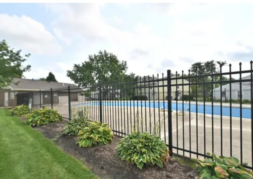 Building Photo - 319 Farmingdale Cir