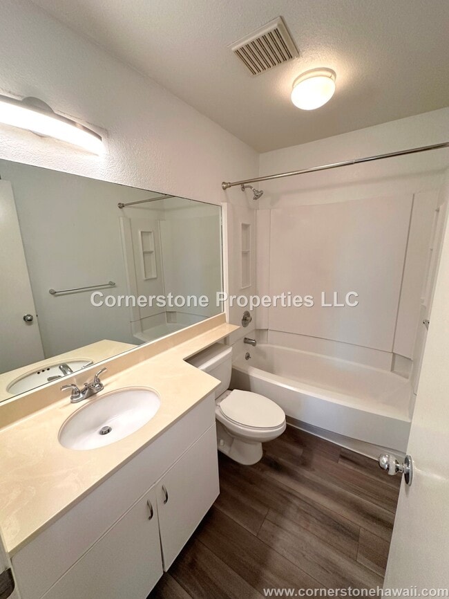 Building Photo - 468 Mananai Pl