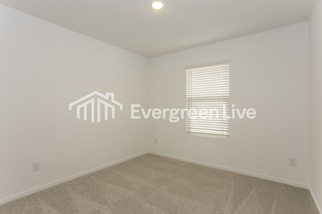 Building Photo - 537 Waymaker Wy