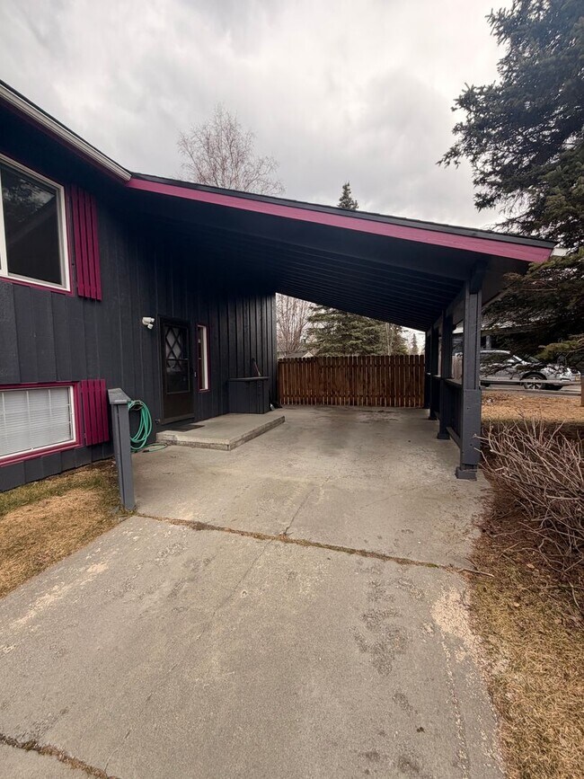 Building Photo - A beautiful and spacious (4) Bedroom home has what you need!