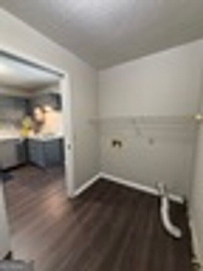 Building Photo - 73 Talbot Ct