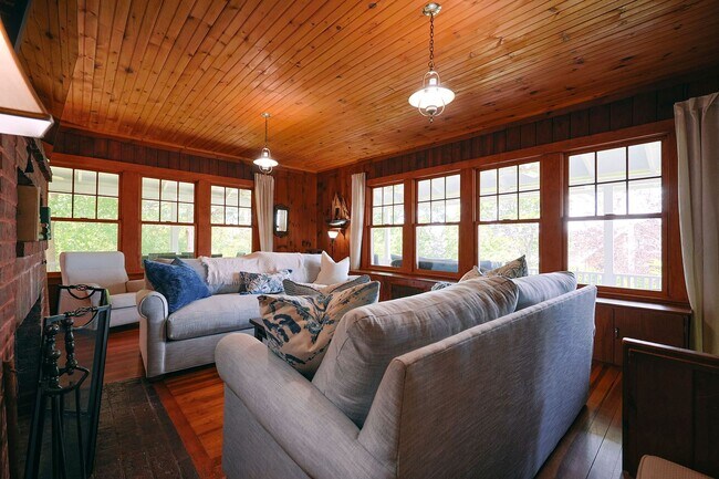 Building Photo - Winter Rental with Views of the Annisquam ...