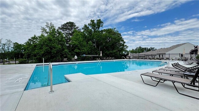 Building Photo - 3190 Greyton Dr