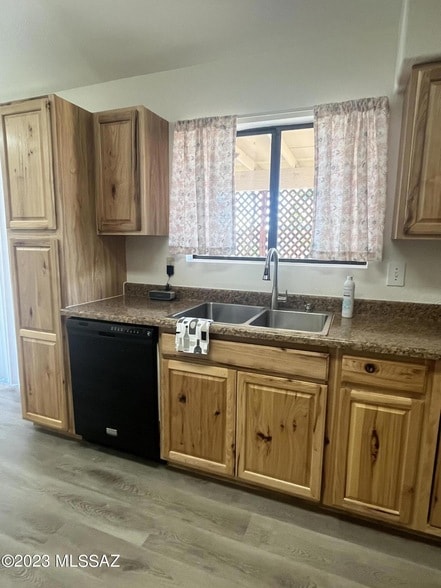 Building Photo - 9641 N Gyor Pl