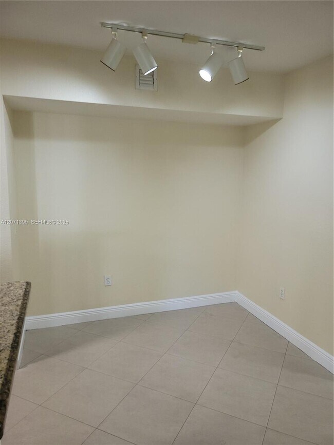 Building Photo - 2564 Centergate Dr