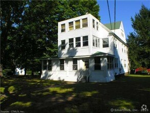 Building Photo - 484 Maple Ave