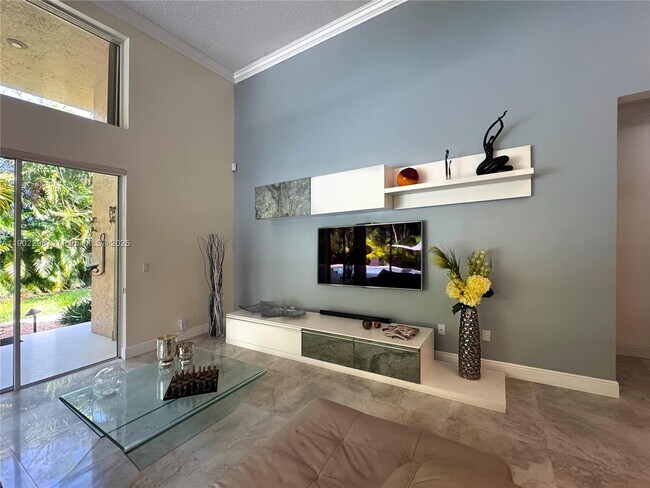 Building Photo - 375 Sabal Way