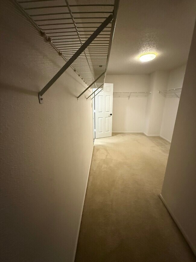 Building Photo - 14302 Holly Berry Cir