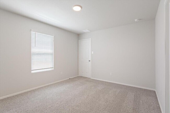 Building Photo - 1122 Newey Cir