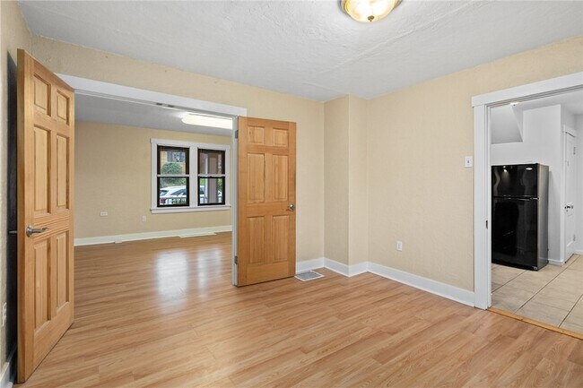 Building Photo - 3612 Main St