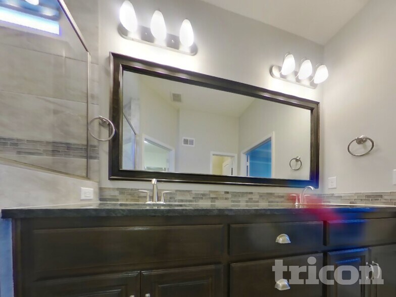 Building Photo - 6618 NW 104th Terrace