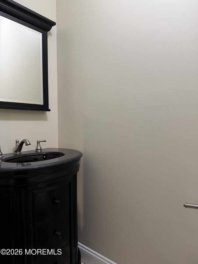 Building Photo - 597 Woodbine Ln