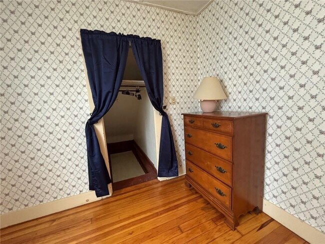 Building Photo - 107 Prospect Hill St