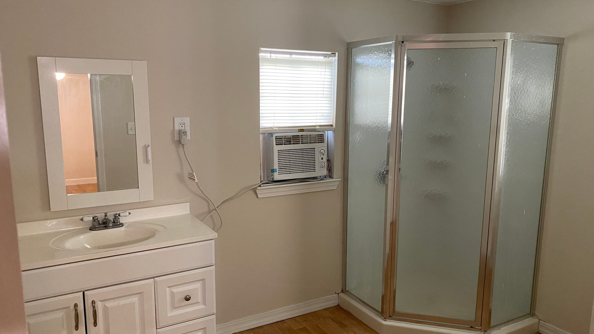 Building Photo - 912 Eighth St