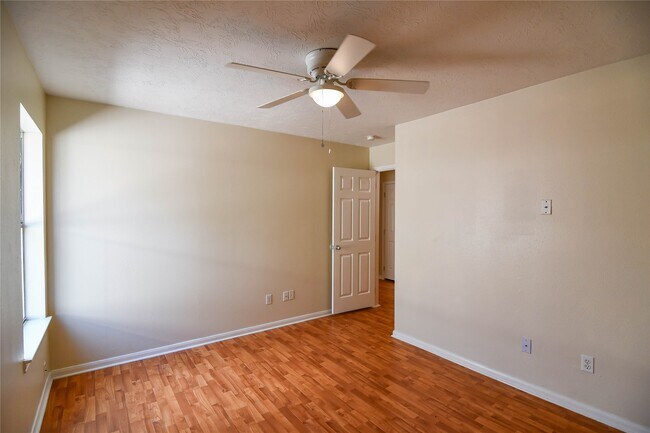 Building Photo - 1811 Ridgeway Trail