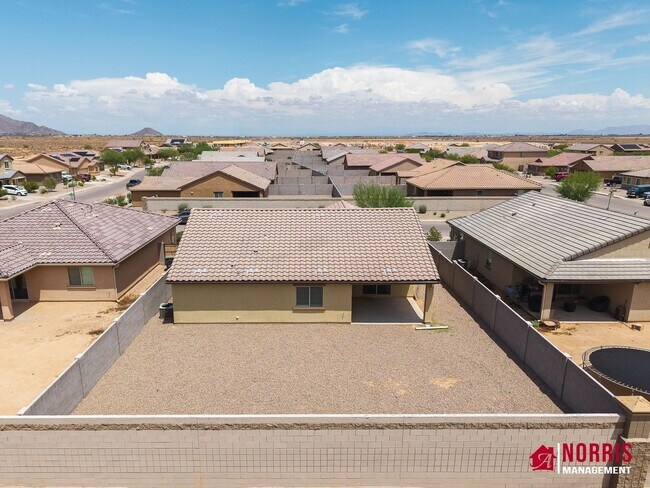 Building Photo - Very Nice Home in a Great Location