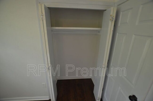 Building Photo - 1857 Theron Dr