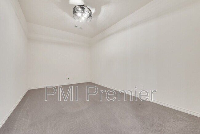 Building Photo - 2901 Little Wonder Ln