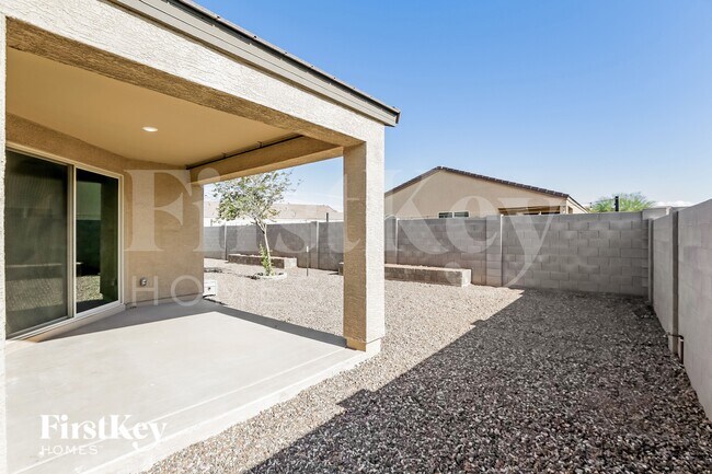 Building Photo - 30299 N Hummingbird Ln