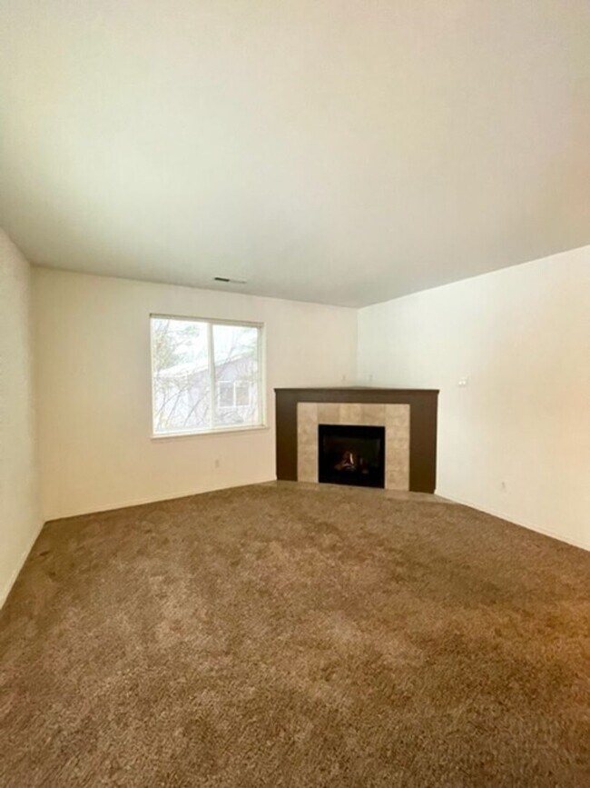 Building Photo - Cozy 3 Bedroom Home in SW Bend!