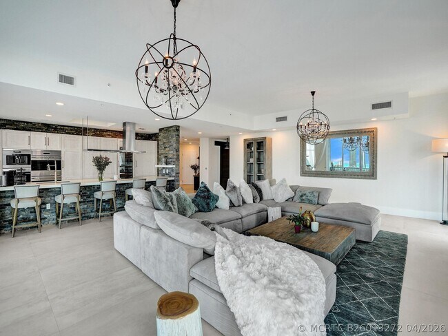 Building Photo - 17301 Biscayne Blvd
