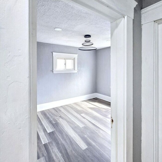 Building Photo - 3-Bedroom Home with Attic and Basement in ...