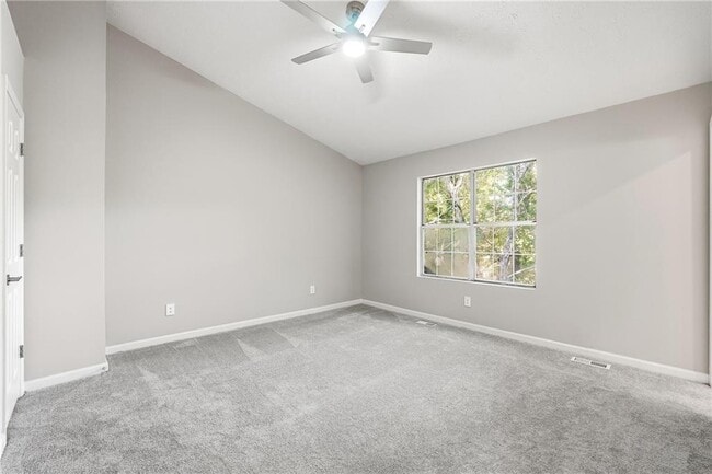 Building Photo - 5651 Wells Cir