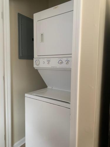 Building Photo - 3710 Dumaine St