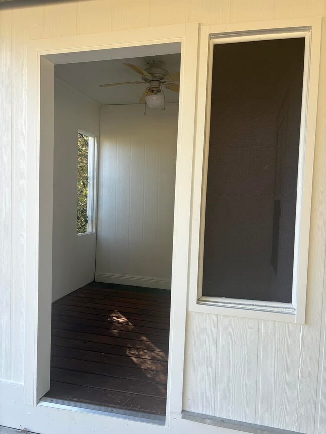 Building Photo - 121 St Landry St