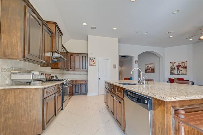 Building Photo - 5422 Linden Rose Ln