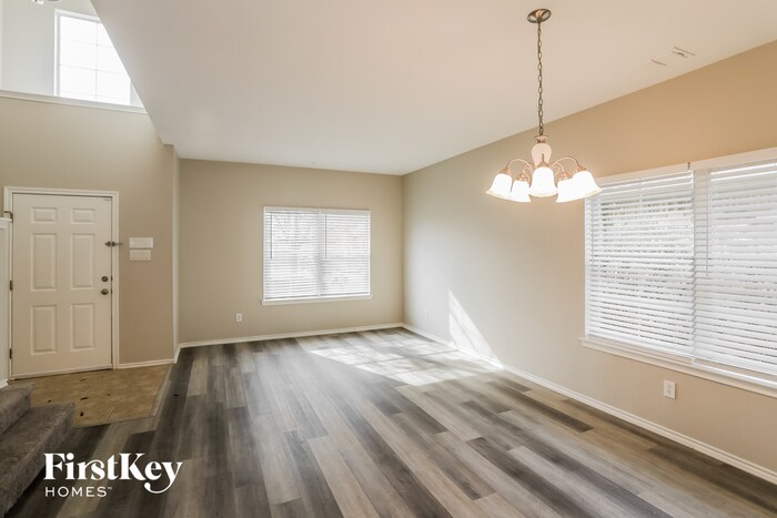 Building Photo - 1617 Bluebird Dr