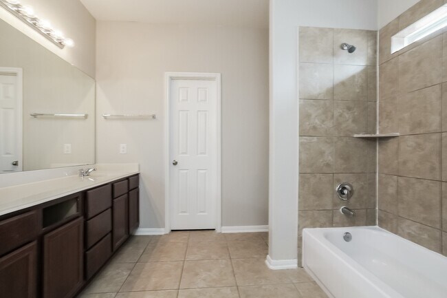 Building Photo - 17914 Seco Creek Ln