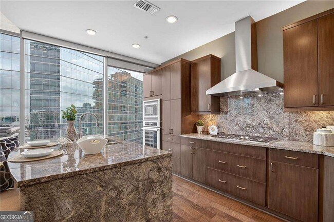 Building Photo - 1065 Peachtree St NE