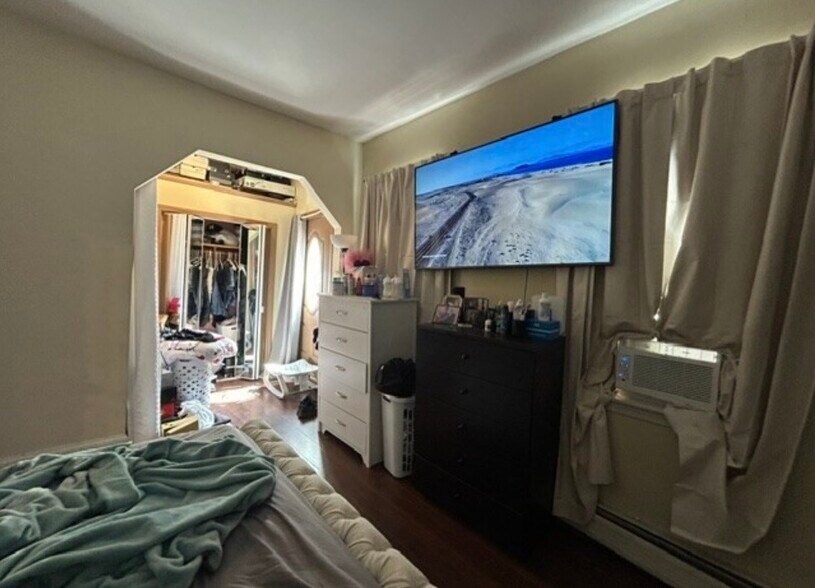 Bedroom - 42 Haverford St