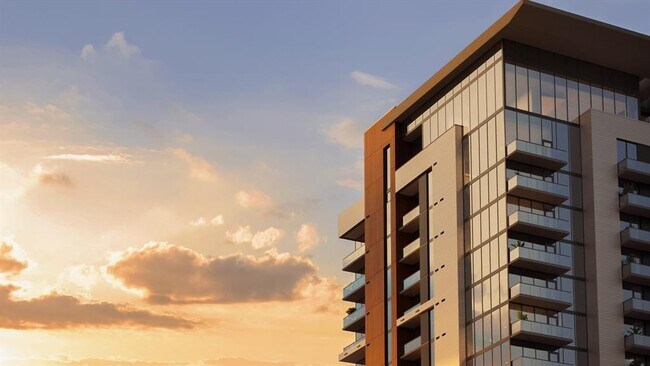 Building Photo - 84 East Ave