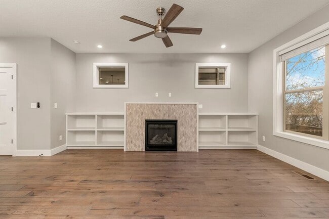 Building Photo - 7898 SW Capitol Hill Rd