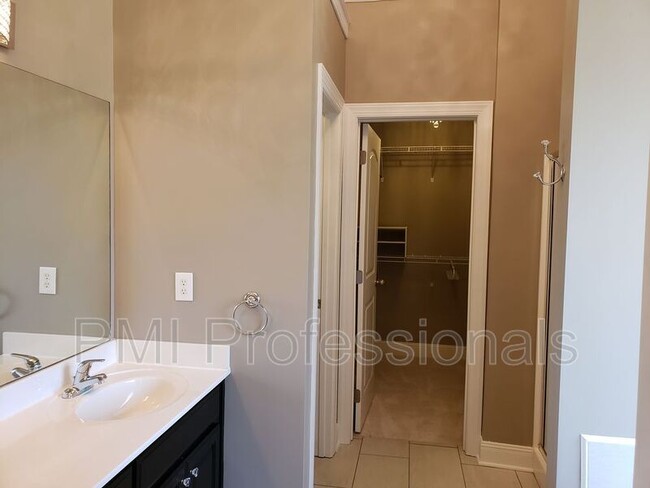 Building Photo - 112 Annadel Ct