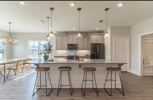 Building Photo - 3948 Ella Dr