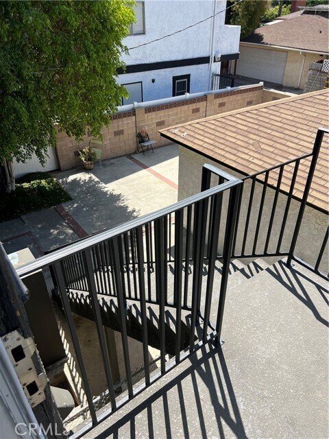 Building Photo - 12660 Oxnard St
