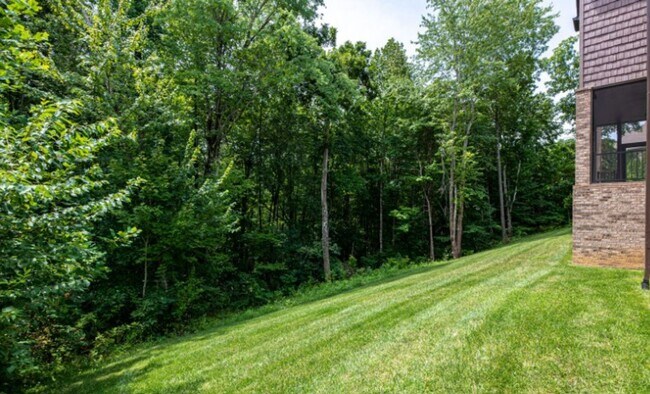 Building Photo - Knoxville 37918 - 4 bedroom 3.5 bath - cal...